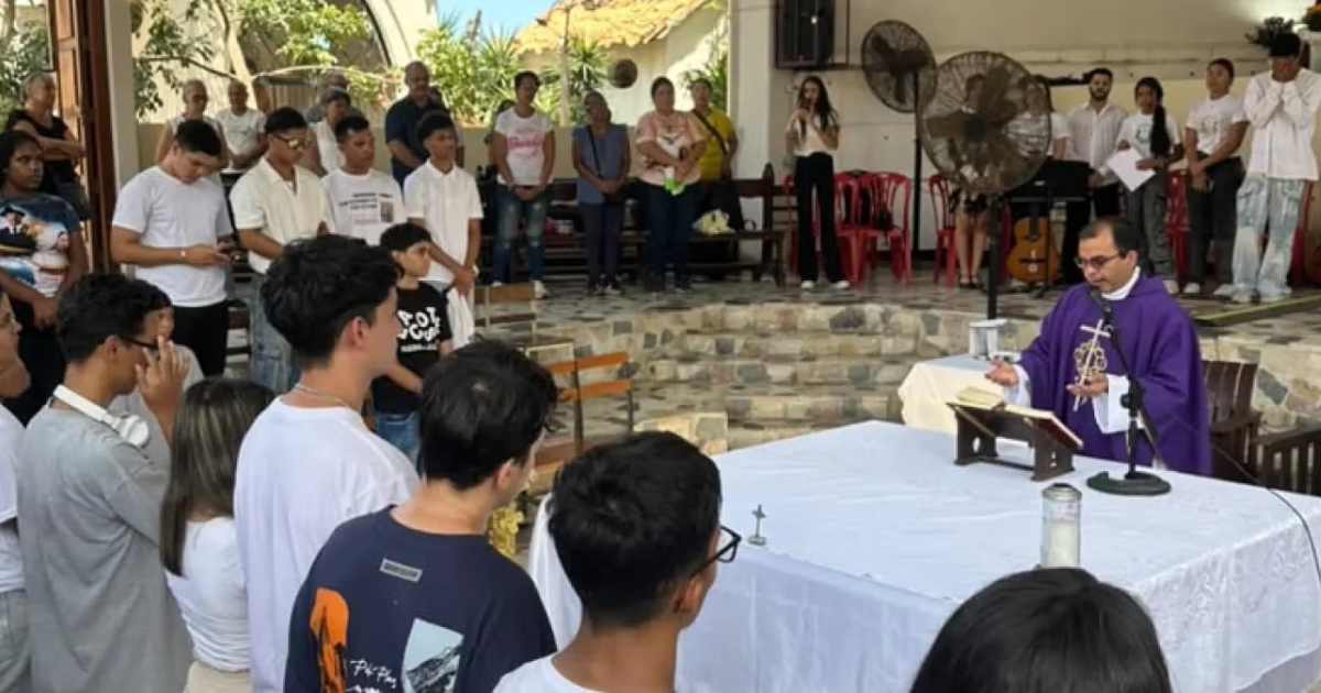 Young Venezuelan Catholics honour friends and family lost in earthquake